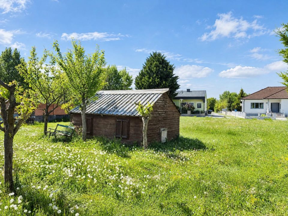 Baugrundstück in Weiden am See